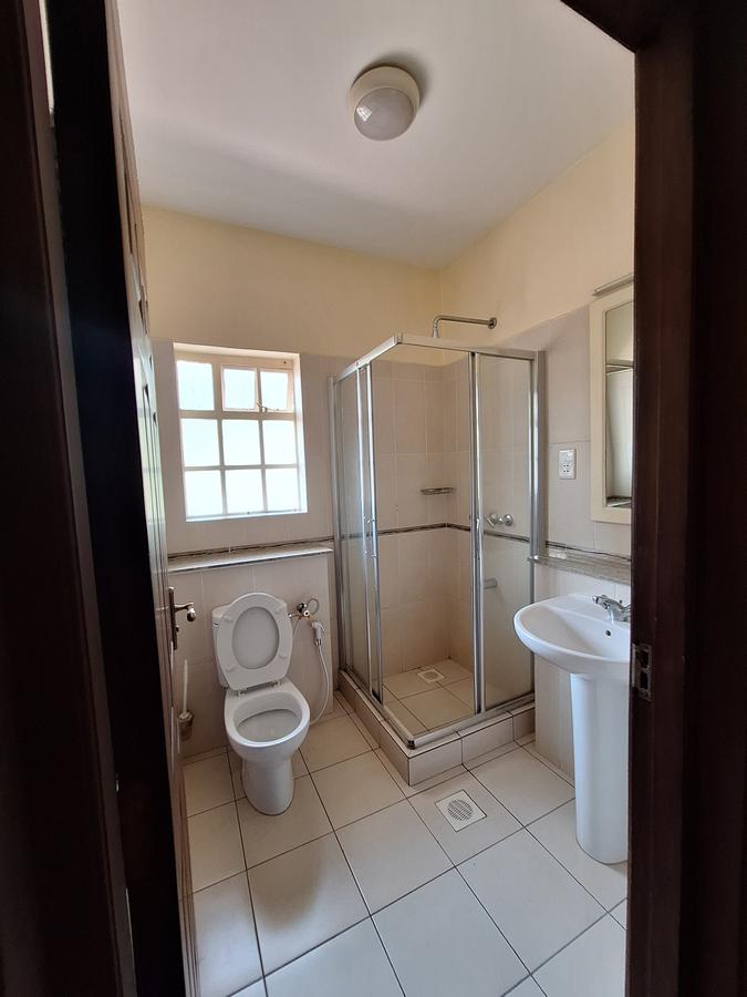 5 Bed Townhouse with En Suite in Lavington - 9