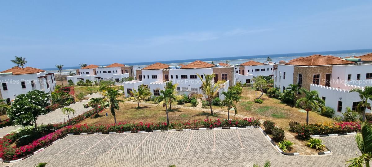 Serviced 3 Bed Apartment with En Suite at Sultan Palace - 20