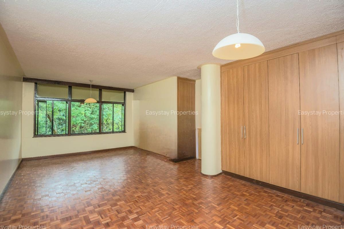 4 Bed Apartment with En Suite in Riverside - 6