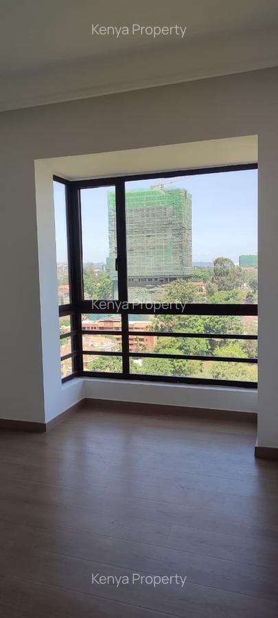 2 Bed Apartment with En Suite at Riverside Drive - 4