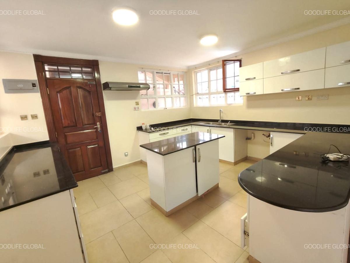 4 Bed Villa with En Suite at Kyuna - 5