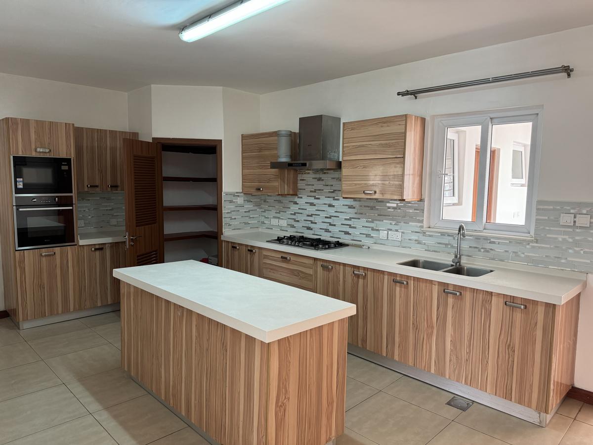 3 Bed Apartment with En Suite in Kilimani - 8