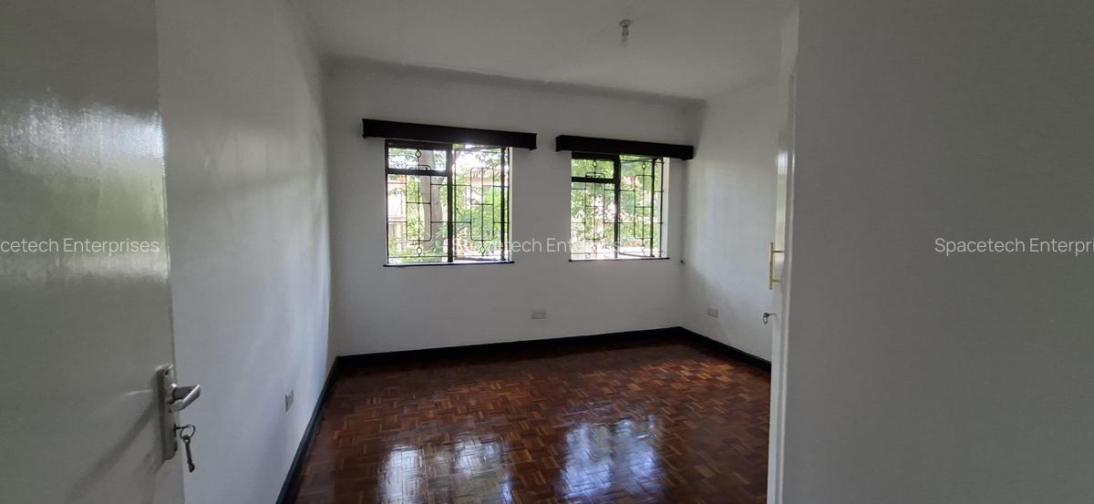 4 Bed Townhouse with En Suite in Lavington - 10