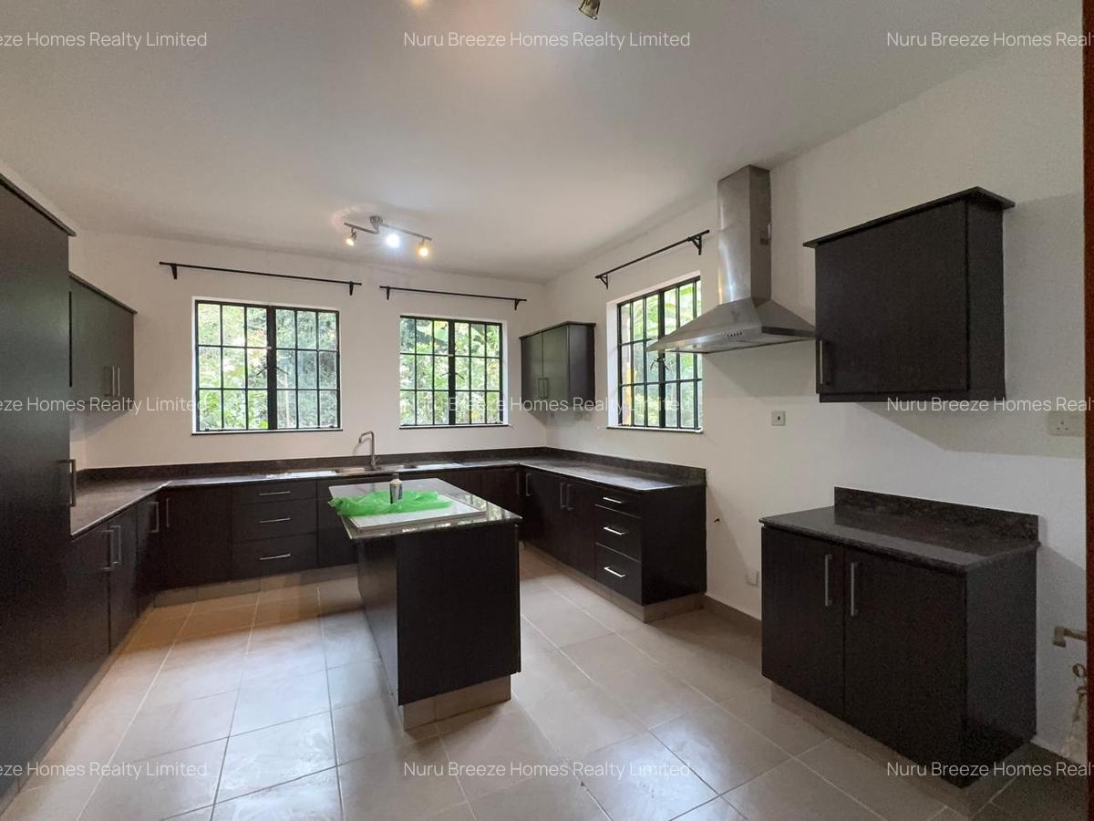 4 Bed House with En Suite in Runda - 3