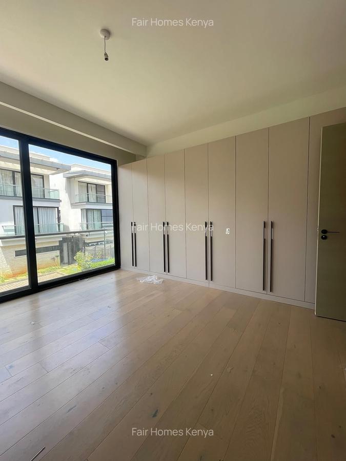 4 Bed Townhouse with En Suite at Lavington Green - 9