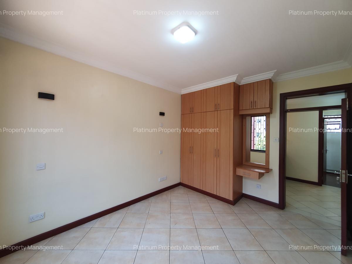 3 Bed Apartment with En Suite in Parklands - 12