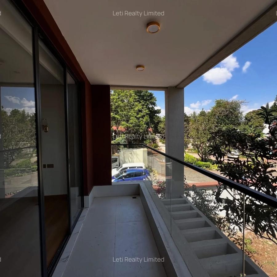 5 Bed Townhouse with En Suite in Lavington - 3