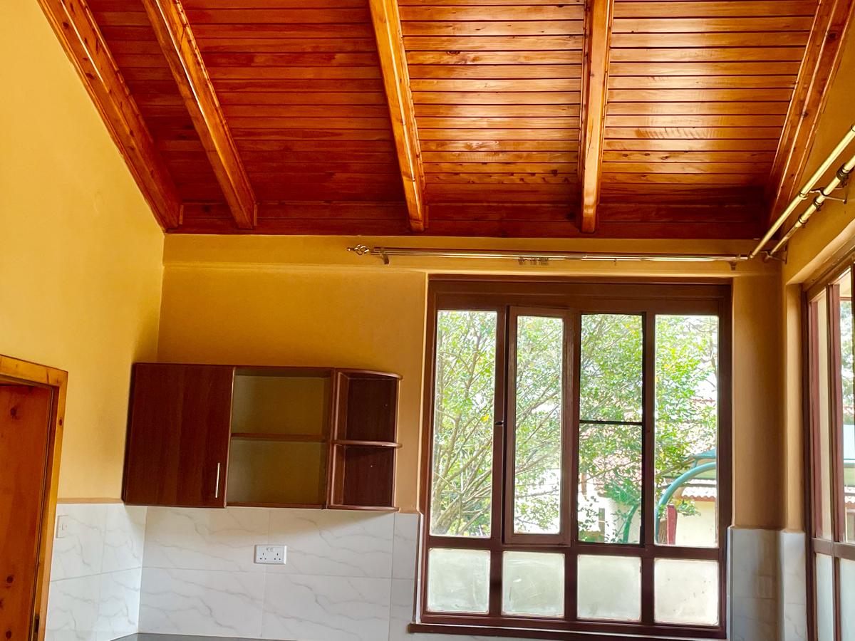 4 Bed Villa with En Suite in Windsor - 7