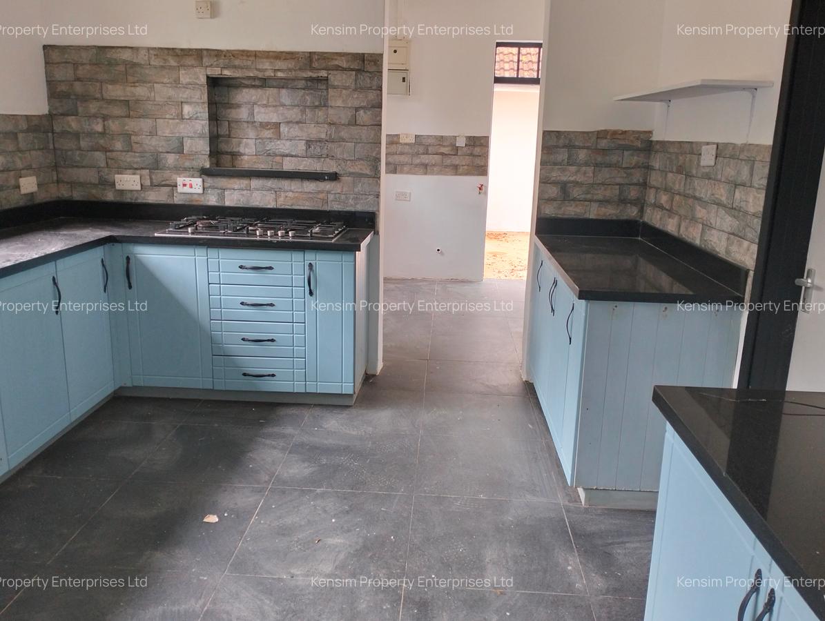4 Bed Townhouse with En Suite in Lavington - 16