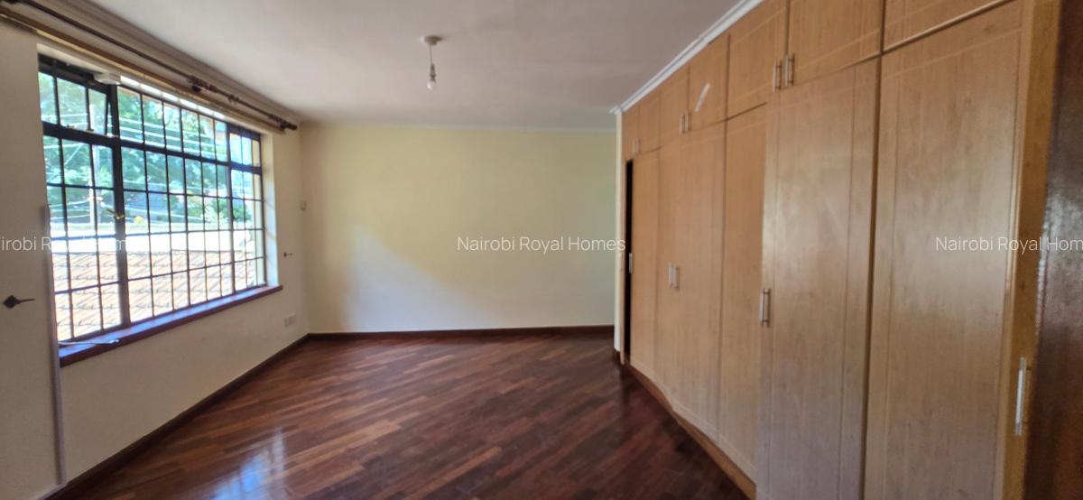 4 Bed Townhouse with En Suite at Lavington Green - 17