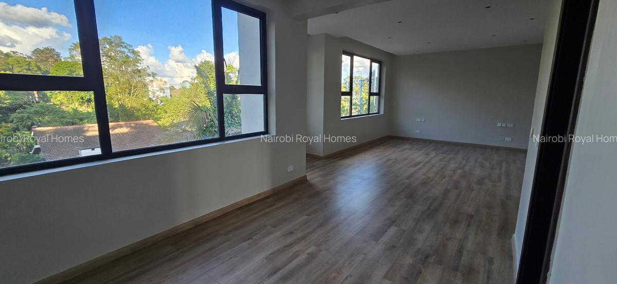 5 Bed Townhouse with En Suite at Lavington Green - 19