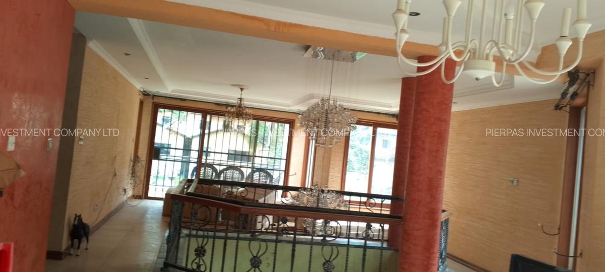 5 Bed Townhouse with En Suite in Spring Valley - 17