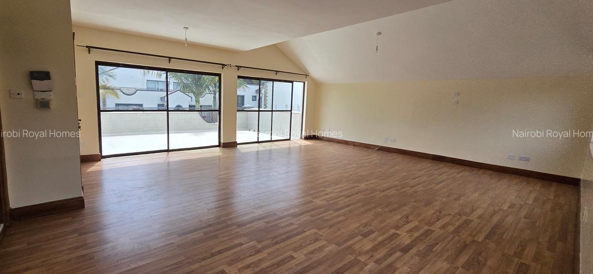 5 Bed Townhouse with En Suite at Grovelia Grove - 18