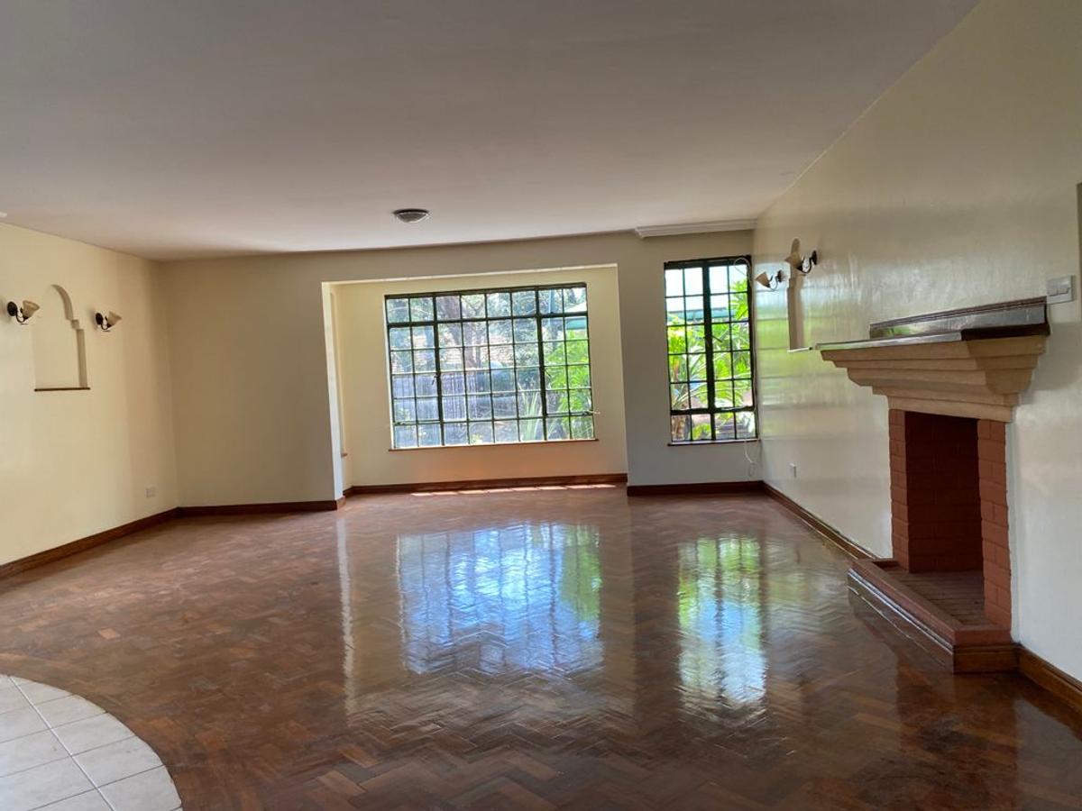 5 Bed Townhouse with En Suite in Lavington - 10