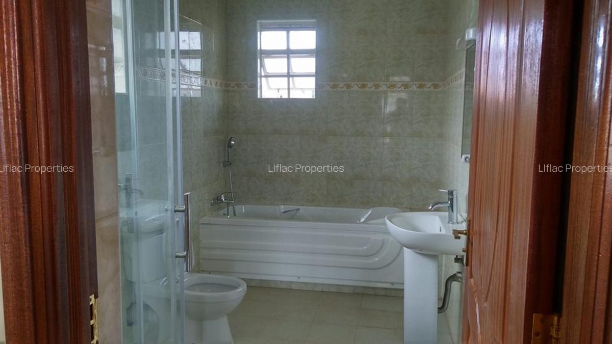 4 Bed Townhouse with En Suite in Runda - 6
