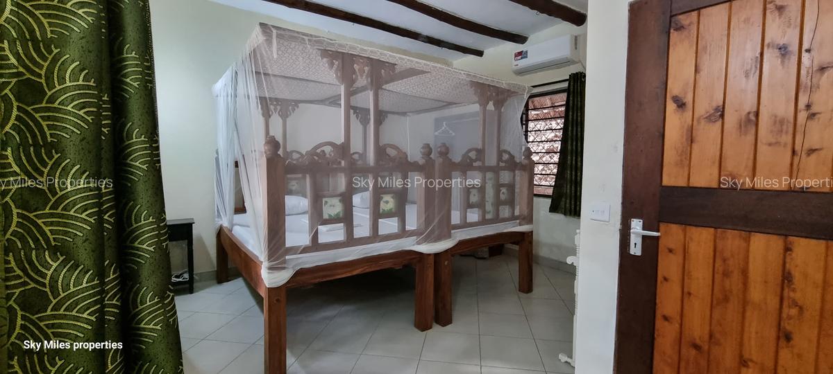 1 Bed Villa with En Suite at La-Marina - 9