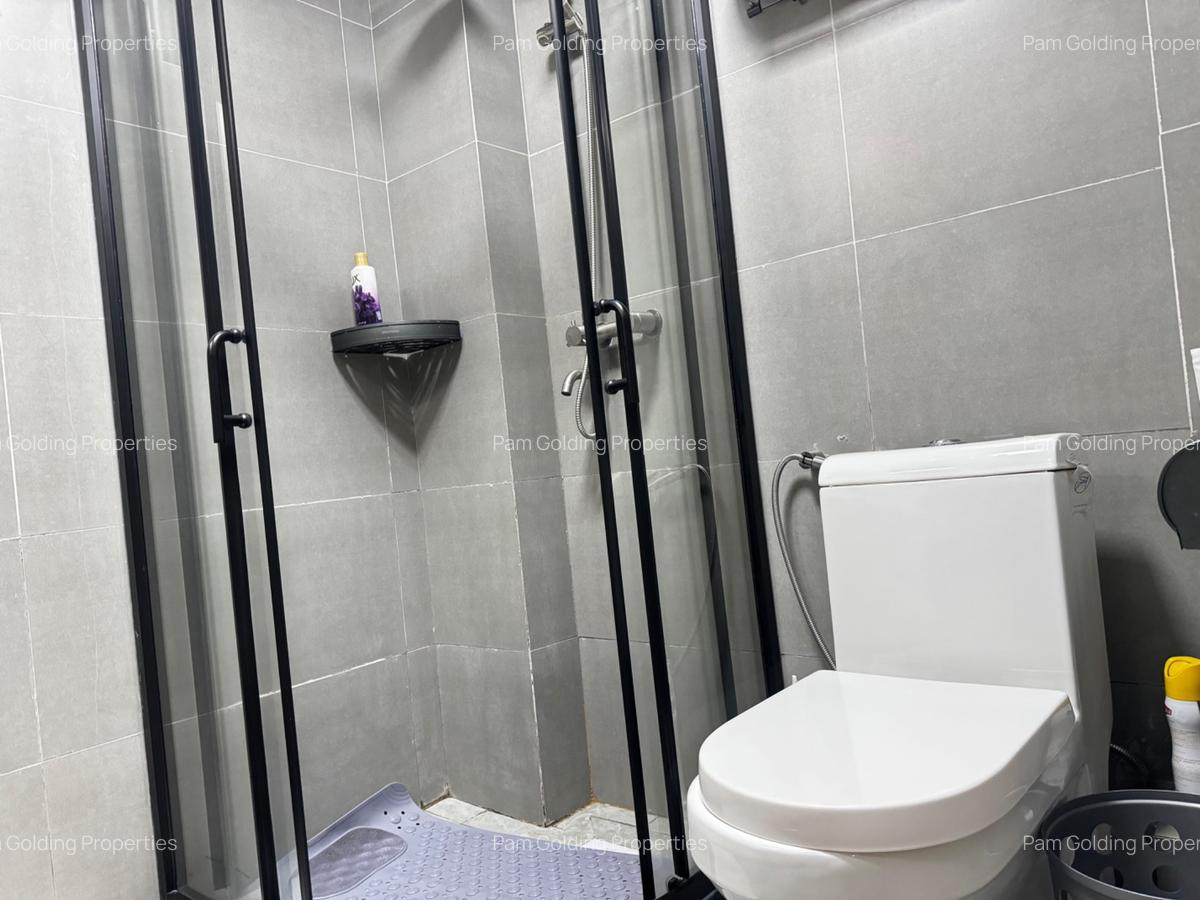 Furnished 3 Bed Apartment with En Suite in Riverside - 11