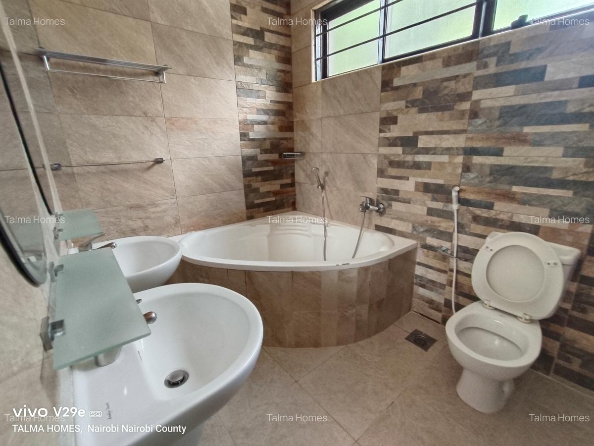 5 Bed Townhouse with En Suite at Lavington - 6