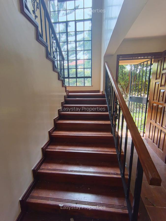 4 Bed House with En Suite in Runda - 4
