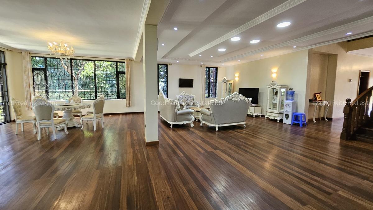 5 Bed House with En Suite in Runda - 3