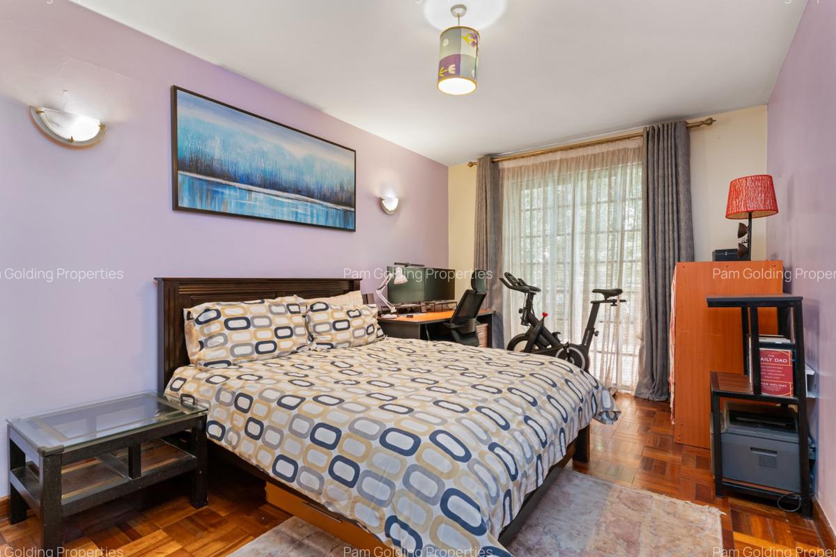 3 Bed Apartment with En Suite at Westlands Avenue - 5