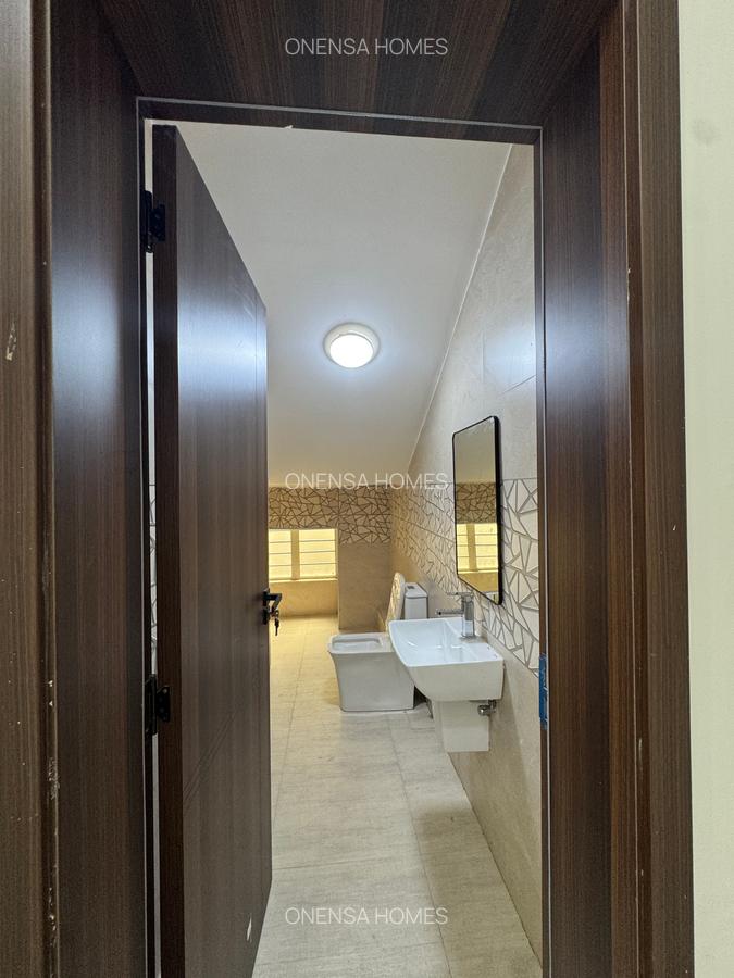 5 Bed House with En Suite in Eastern ByPass - 14