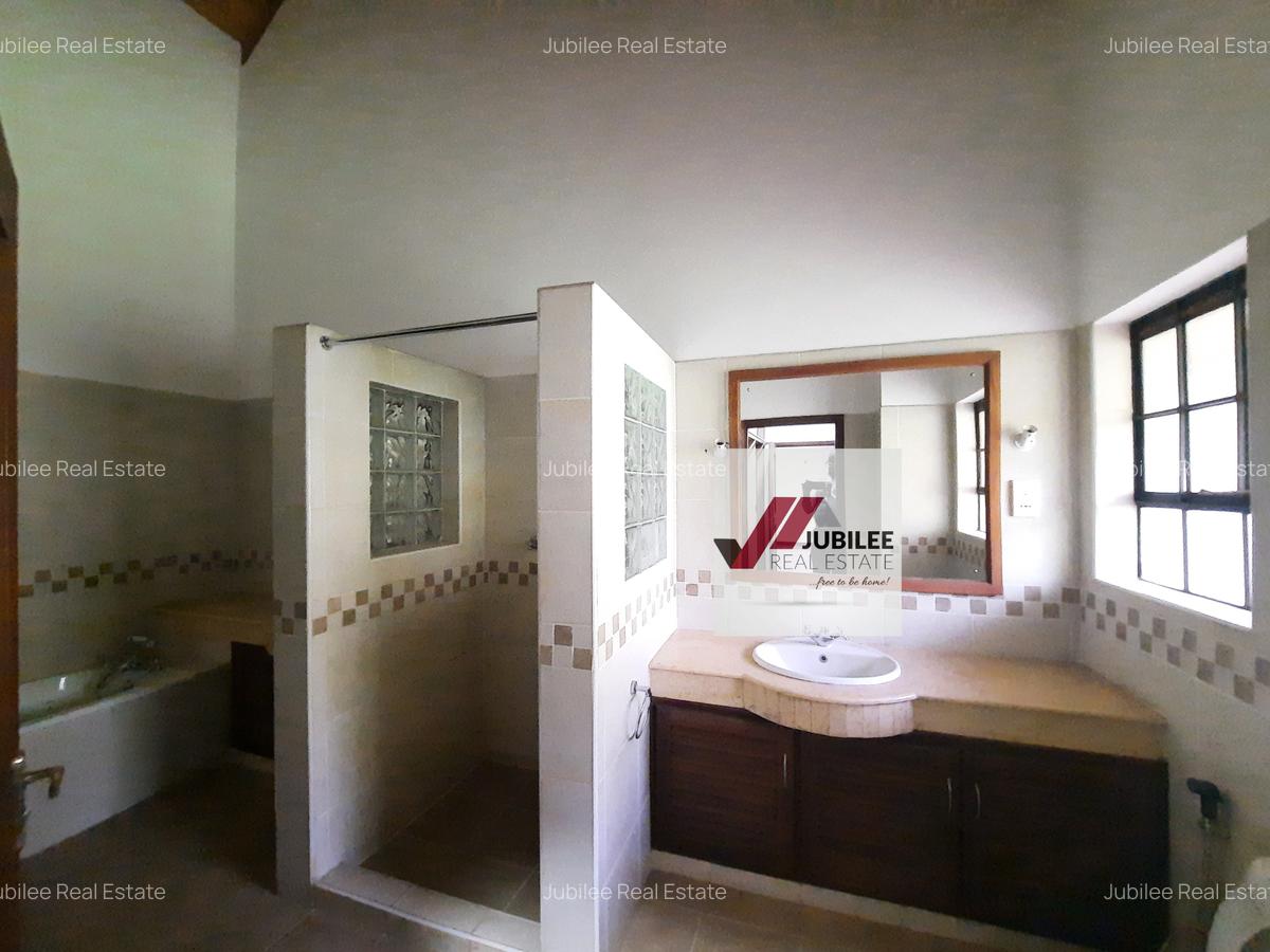 6 Bed Townhouse with En Suite in Lower Kabete - 18