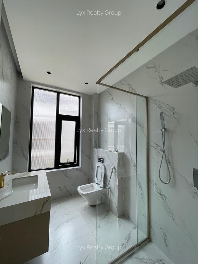 5 Bed Villa with En Suite in Lavington - 10