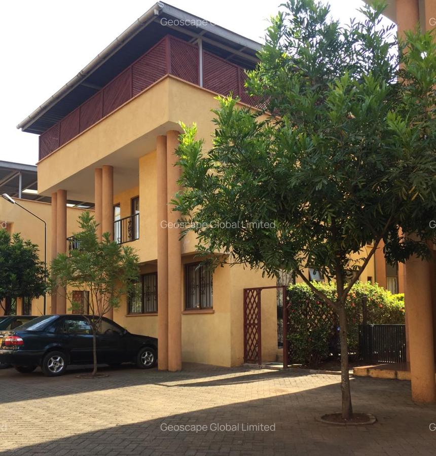 5 Bed House with En Suite in Spring Valley - 1