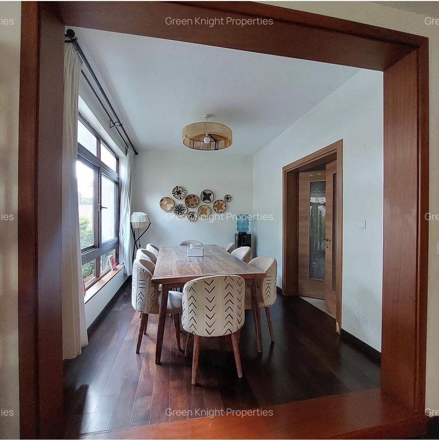 5 Bed Townhouse with En Suite in Lavington - 3