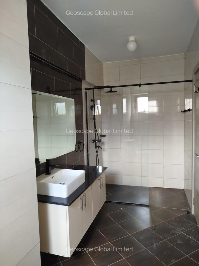 3 Bed Apartment with En Suite in Westlands Area - 10