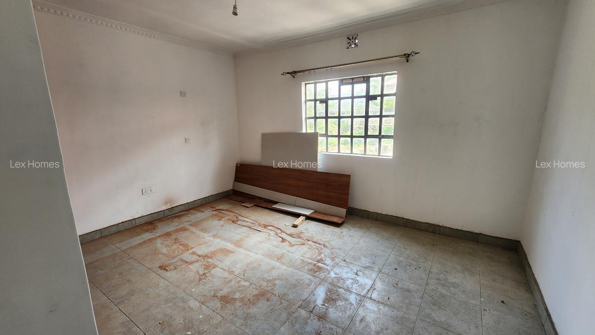 3 Bed House with En Suite at Rimpa Road - 12