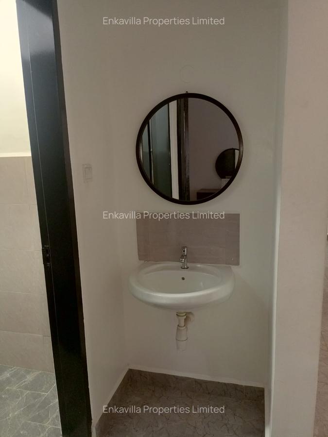 3 Bed Apartment with En Suite at Makasembo Road - 16
