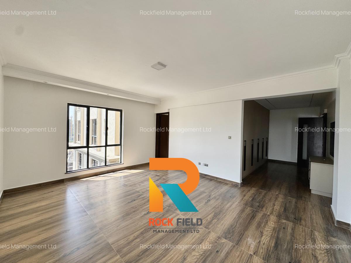 3 Bed Apartment with En Suite in Brookside - 14