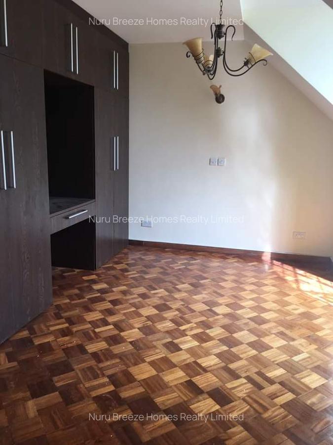 4 Bed Townhouse with En Suite in Lavington - 9