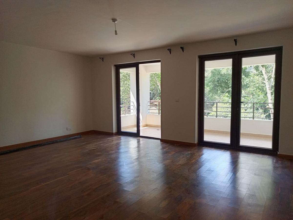 5 Bed Townhouse with En Suite in Lavington - 14