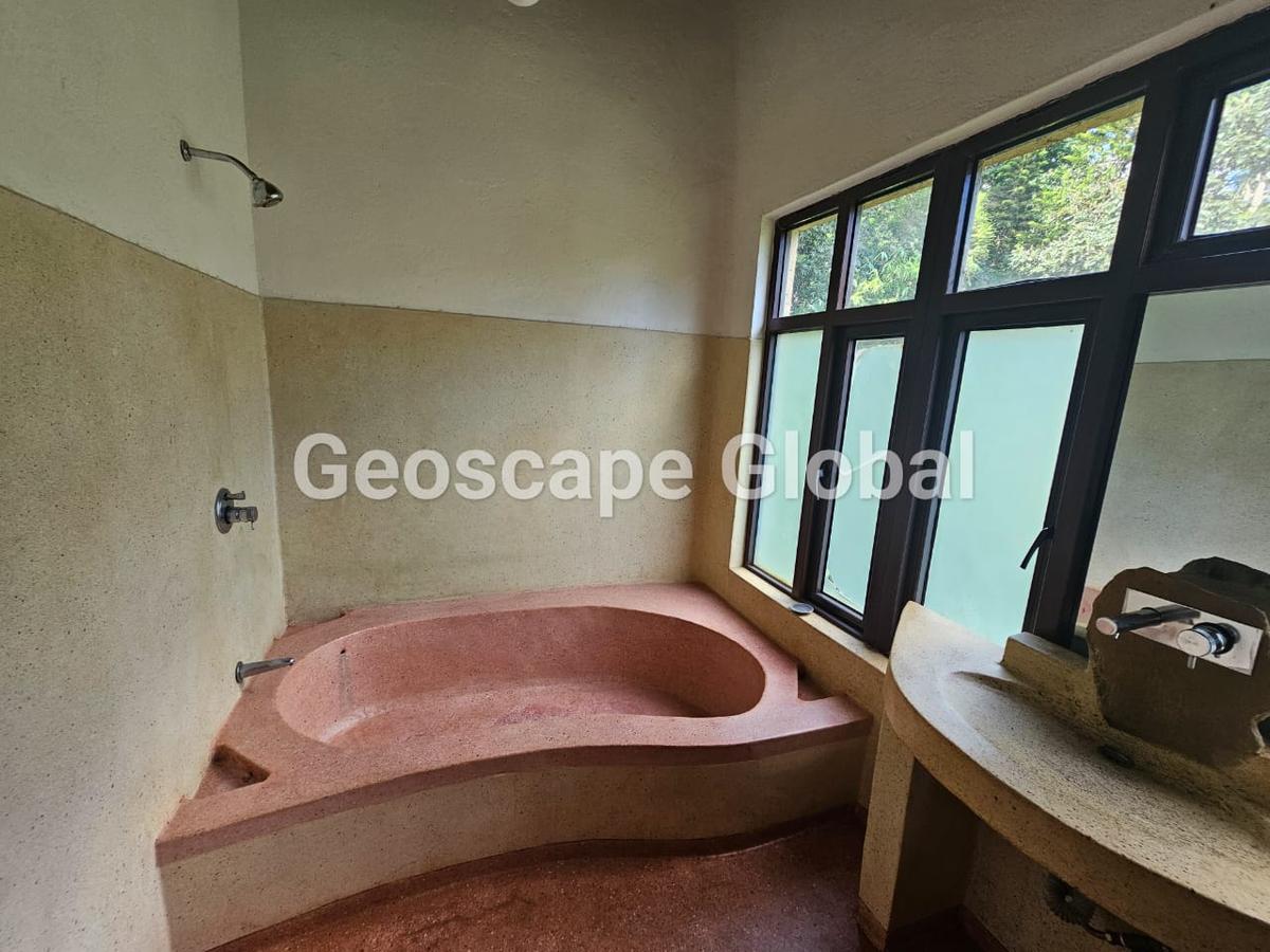 3 Bed House with En Suite in Runda - 10