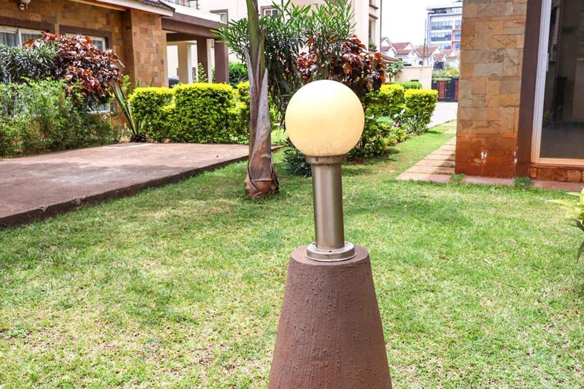 5 Bed Townhouse with En Suite at Lavington Shopping Centre - 18