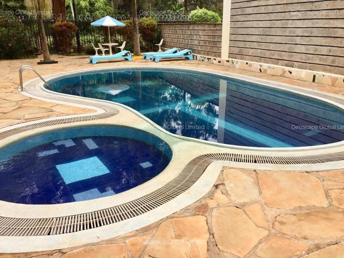 4 Bed House with En Suite in Spring Valley - 1