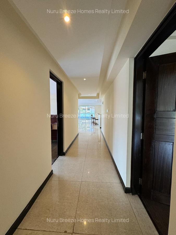 3 Bed Apartment with En Suite in Riverside - 17