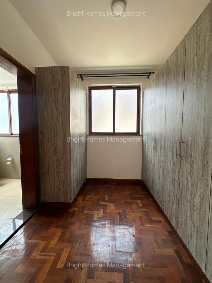 5 Bed Townhouse with En Suite in Lavington - 6