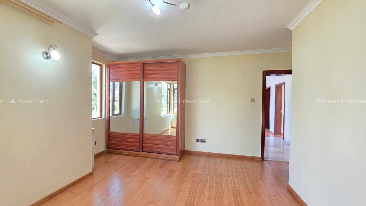 5 Bed Townhouse with En Suite at Lavington Green - 18