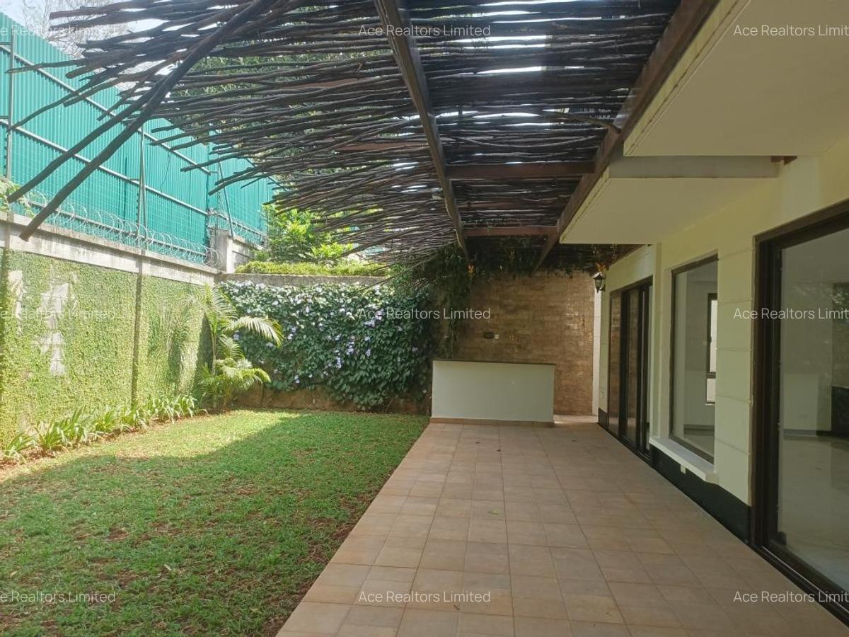 4 Bed Townhouse with En Suite at Peponi Road Spring Valley Nairobi - 18