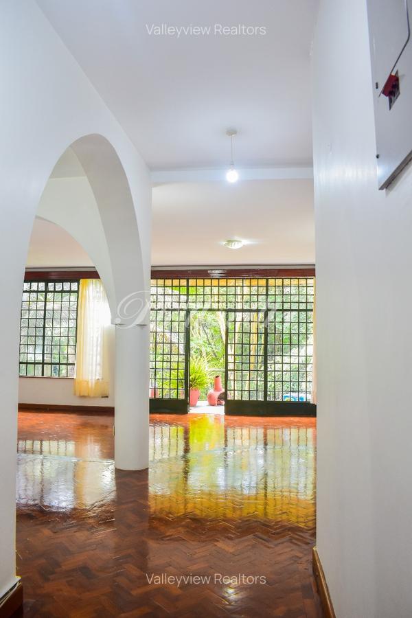 5 Bed Townhouse with En Suite at Kileleshwa - 6