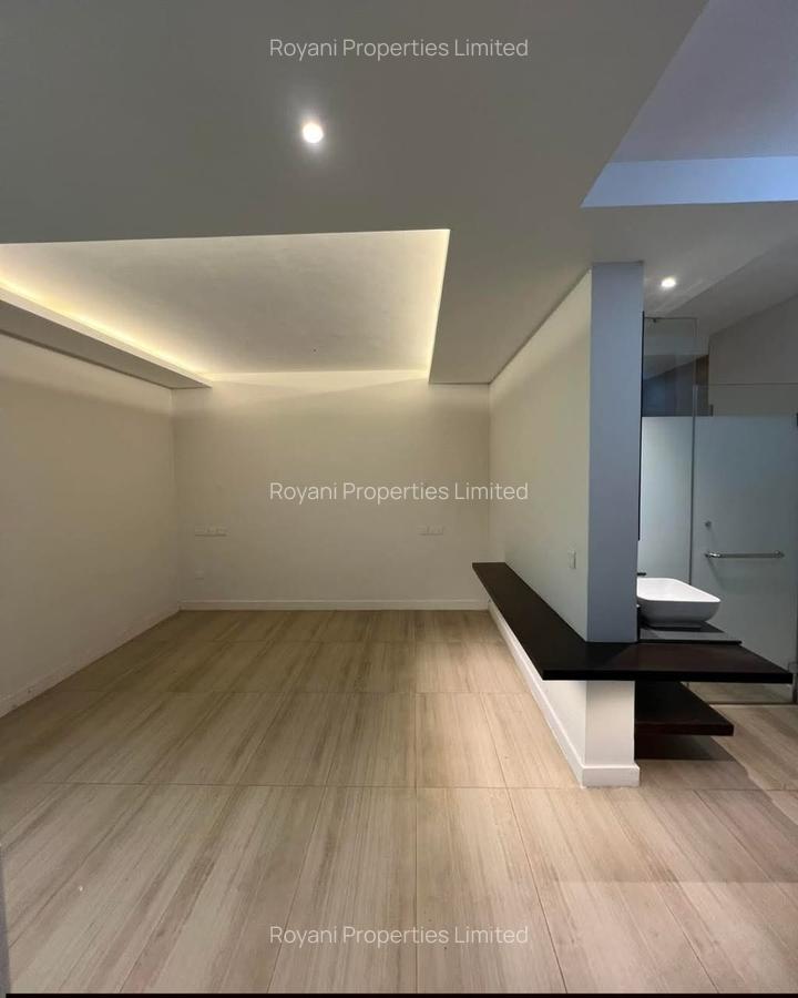 4 Bed Townhouse with En Suite in Lavington - 8