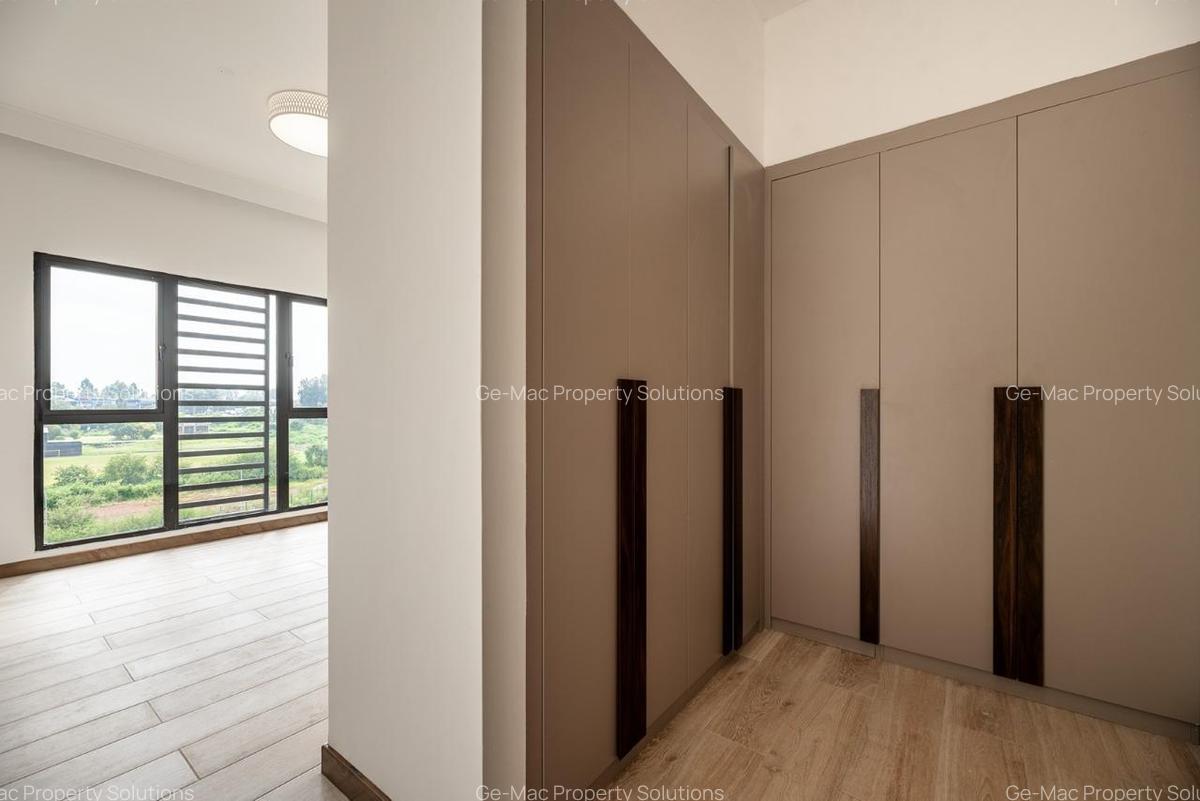 3 Bed Apartment with En Suite in Rosslyn - 8