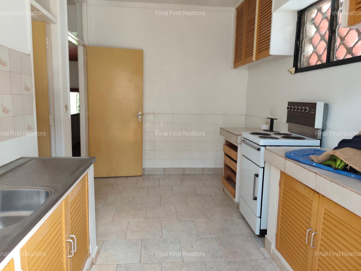 4 Bed House with En Suite in Loresho - 12