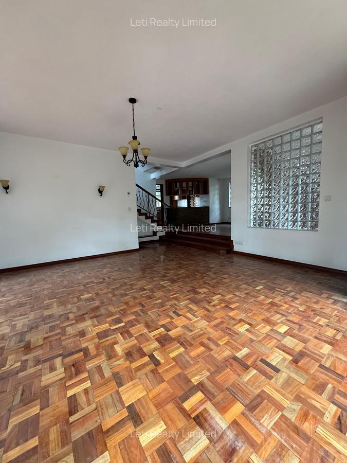 5 Bed Townhouse with En Suite in Lavington - 4