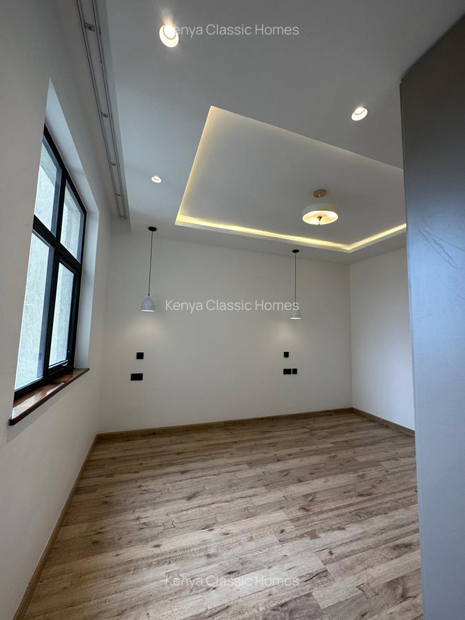 4 Bed Apartment with En Suite at Riverside - 14