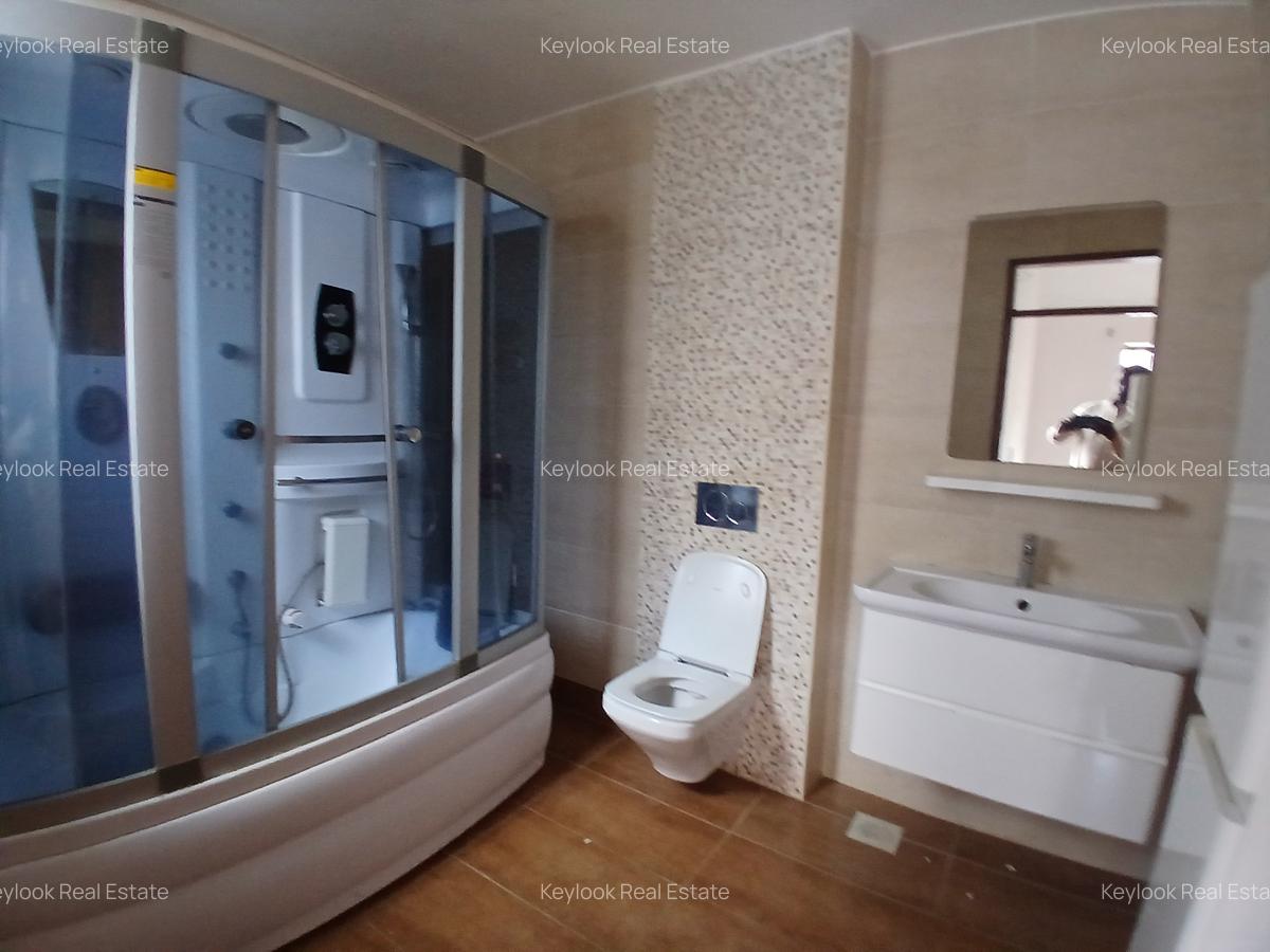 5 Bed Townhouse with En Suite at Mbaazi Avenue - 14